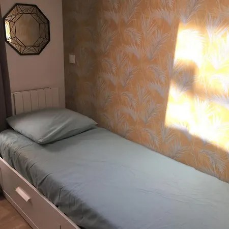 Small In The Heart Of The 7th Arrondissement Ideal For An Urb *