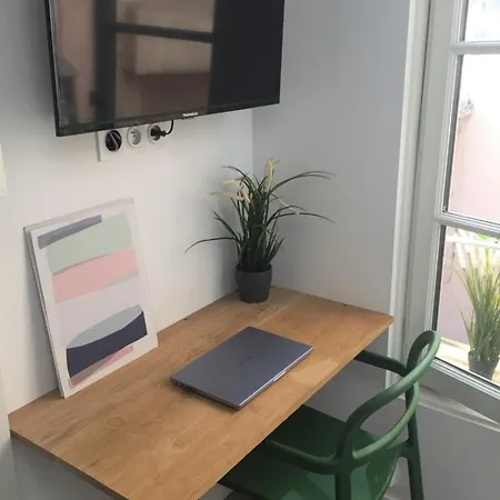 Apartman Small In The Heart Of The 7th Arrondissement Ideal For An Urb Lyon